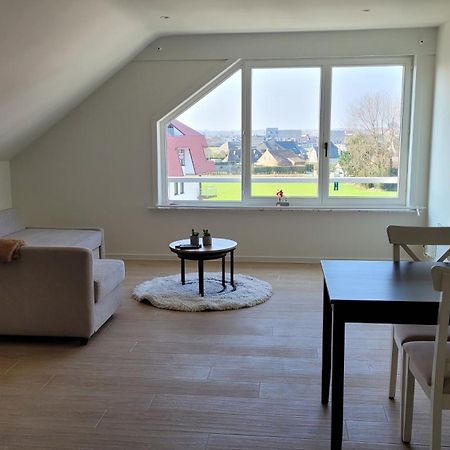 verzorgde studio met buitenzwembad in middelkerke Appartement Buitenkant foto