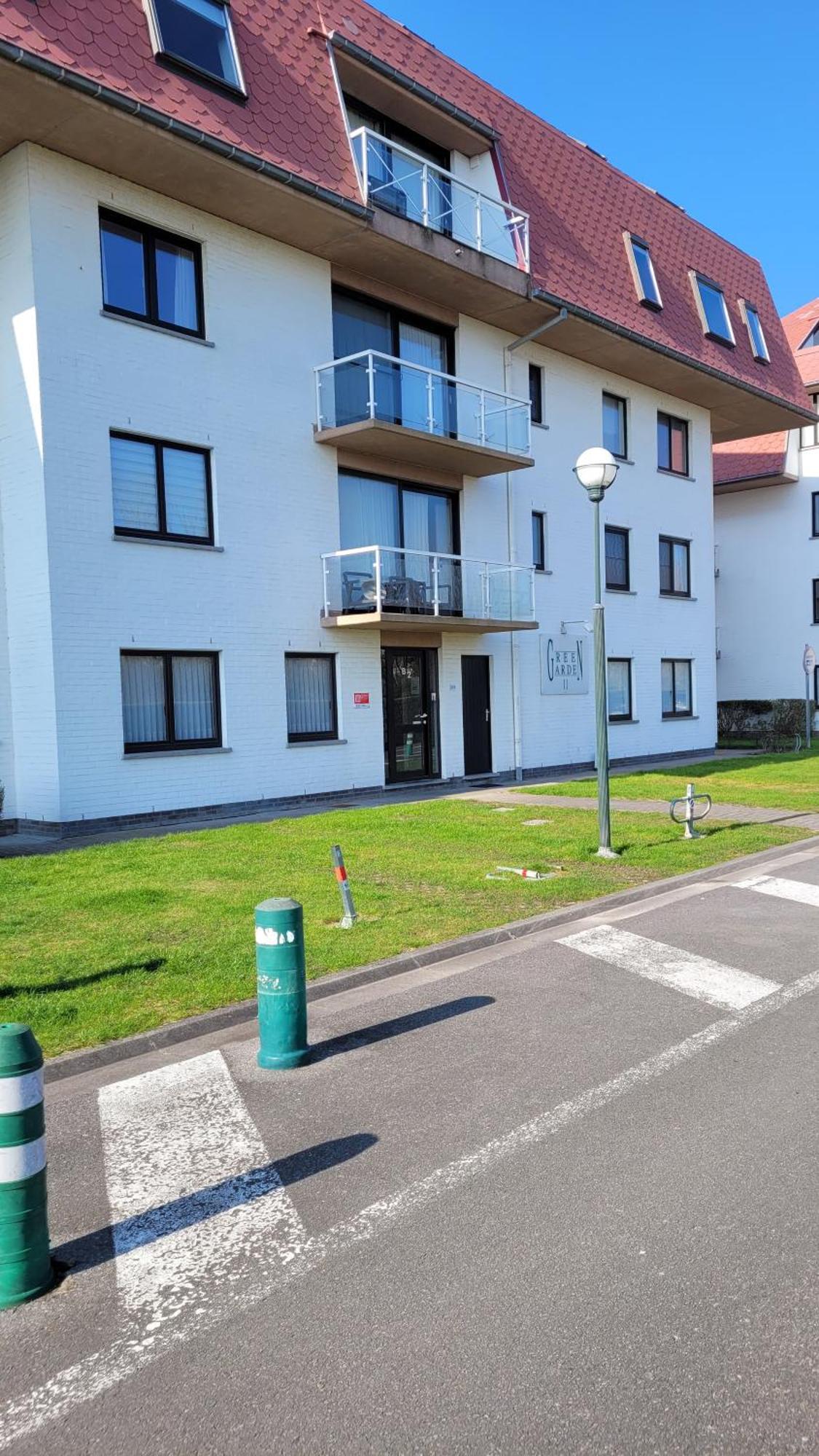 verzorgde studio met buitenzwembad in middelkerke Appartement Buitenkant foto