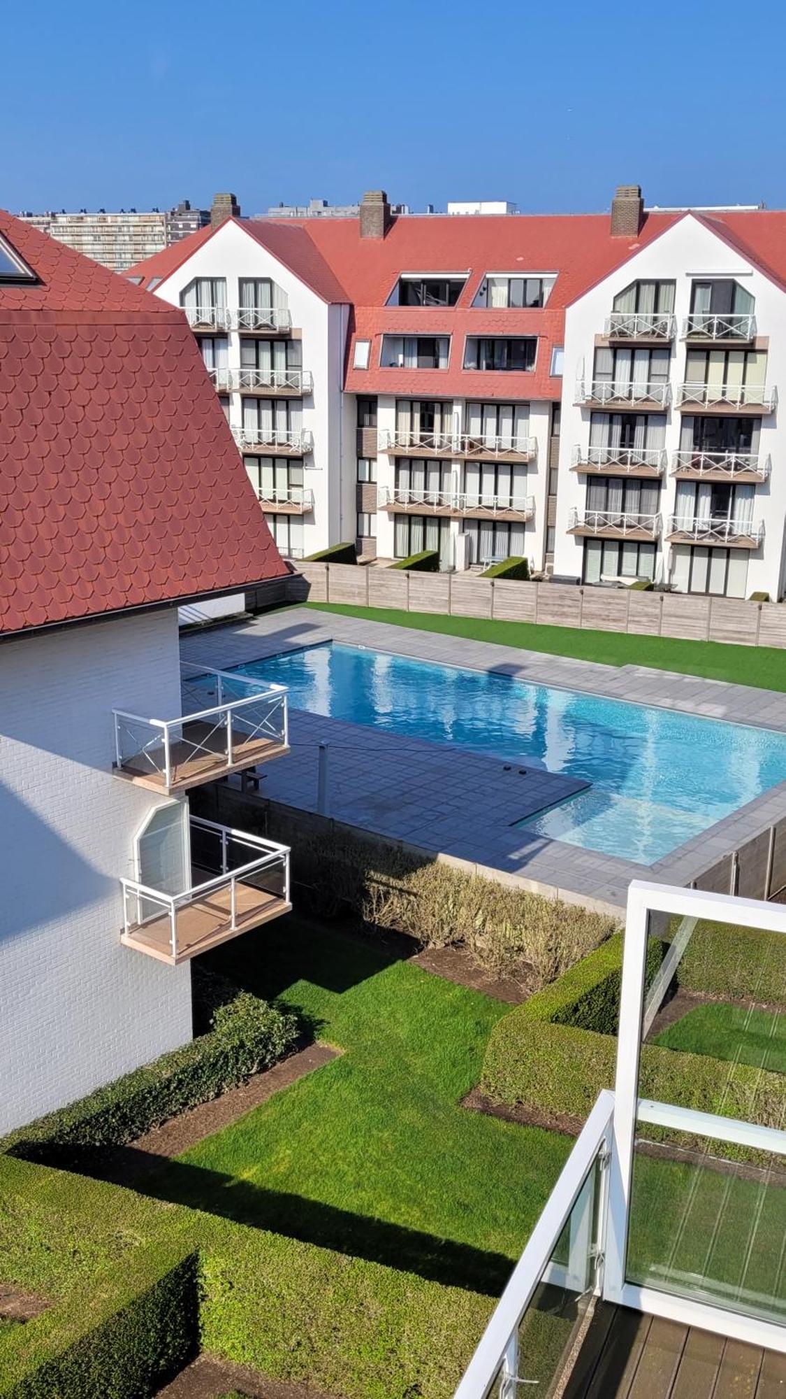 verzorgde studio met buitenzwembad in middelkerke Appartement Buitenkant foto